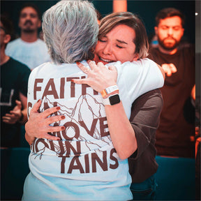 Camiseta Be Brave Conf - Fé Pode Mover Montanhas (OVER SIZED)